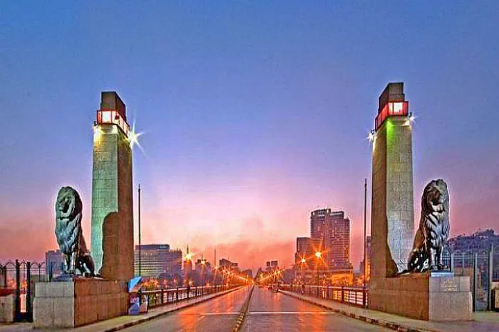The Qasr El Nil Bridge
